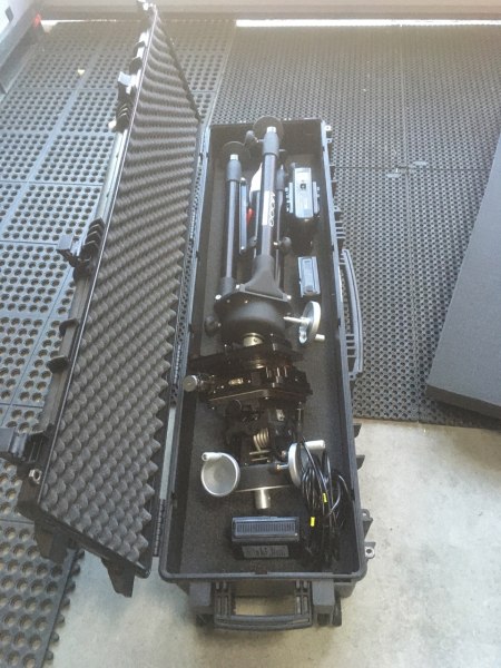Un fournisseur d'électronique recherche une valise pour appareil photo et trépied - Explorer Case 13527.B - Peli Storm Case iM2075