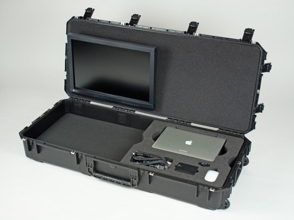 SKB 3i-4719-8B-E als Schnittplatz-Koffer mit Monitor und Apple-Laptop