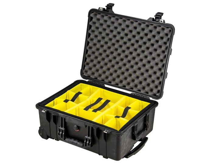 Peli Case 1560 con divisori imbottiti nero