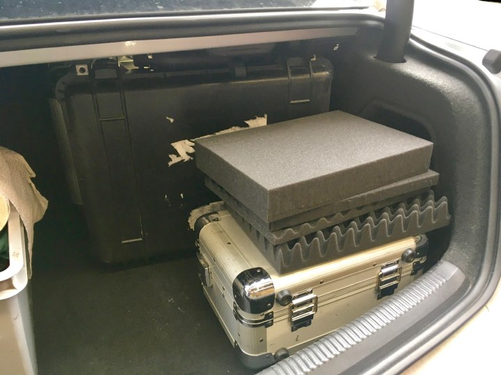Elektronik-Firma aus Bonn rüstet seine Koffer mit Schaumstoff nach