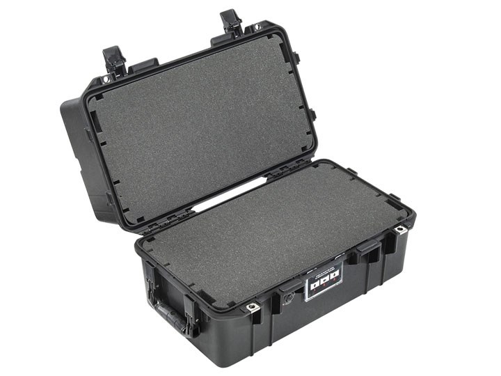 Peli Air Case 1465 noir avec mousse prédécoupée